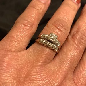 Vintages ladies 14k white gold engagement ring and wedding ring set.